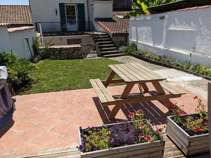 Gîte pour 8 personnes, avec jardin et piscine à Buzet-sur-Baïse - 2