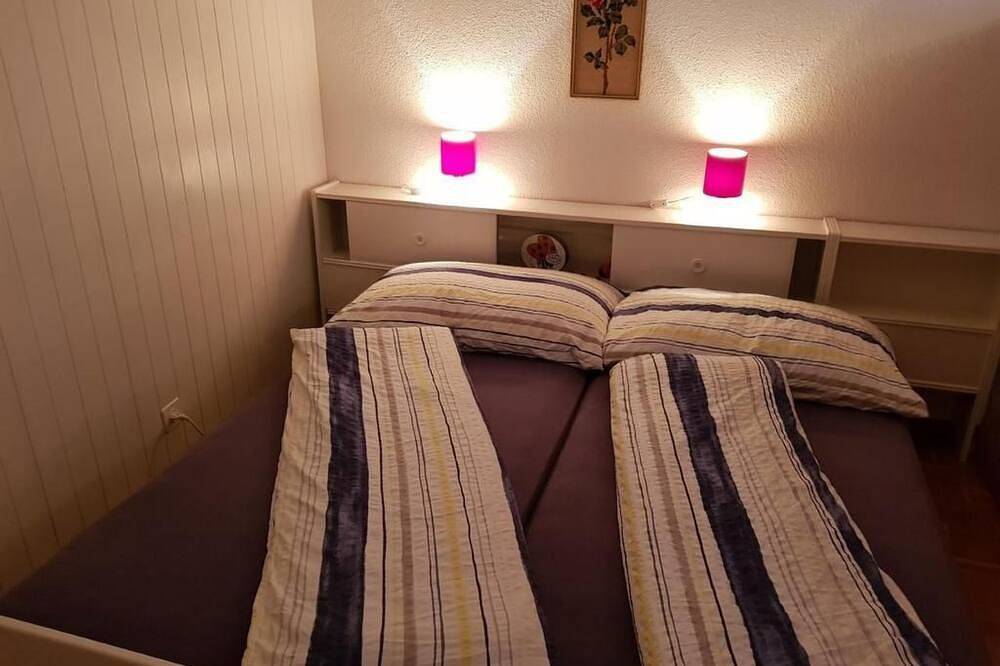 Entire apartment, Charmantes Chalet Apartment mit Aussicht by Interhome in Sarnen, Pilatus