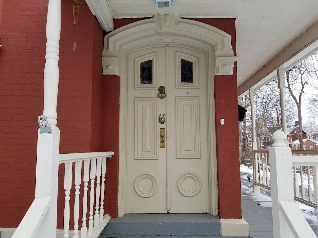 Ganze Wohnung, Neu renoviert und geräumig Getaway in Rochester, Ontariosee