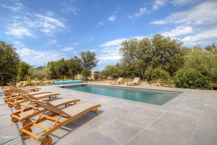 Gîte für 6 Personen, mit Pool und Terrasse