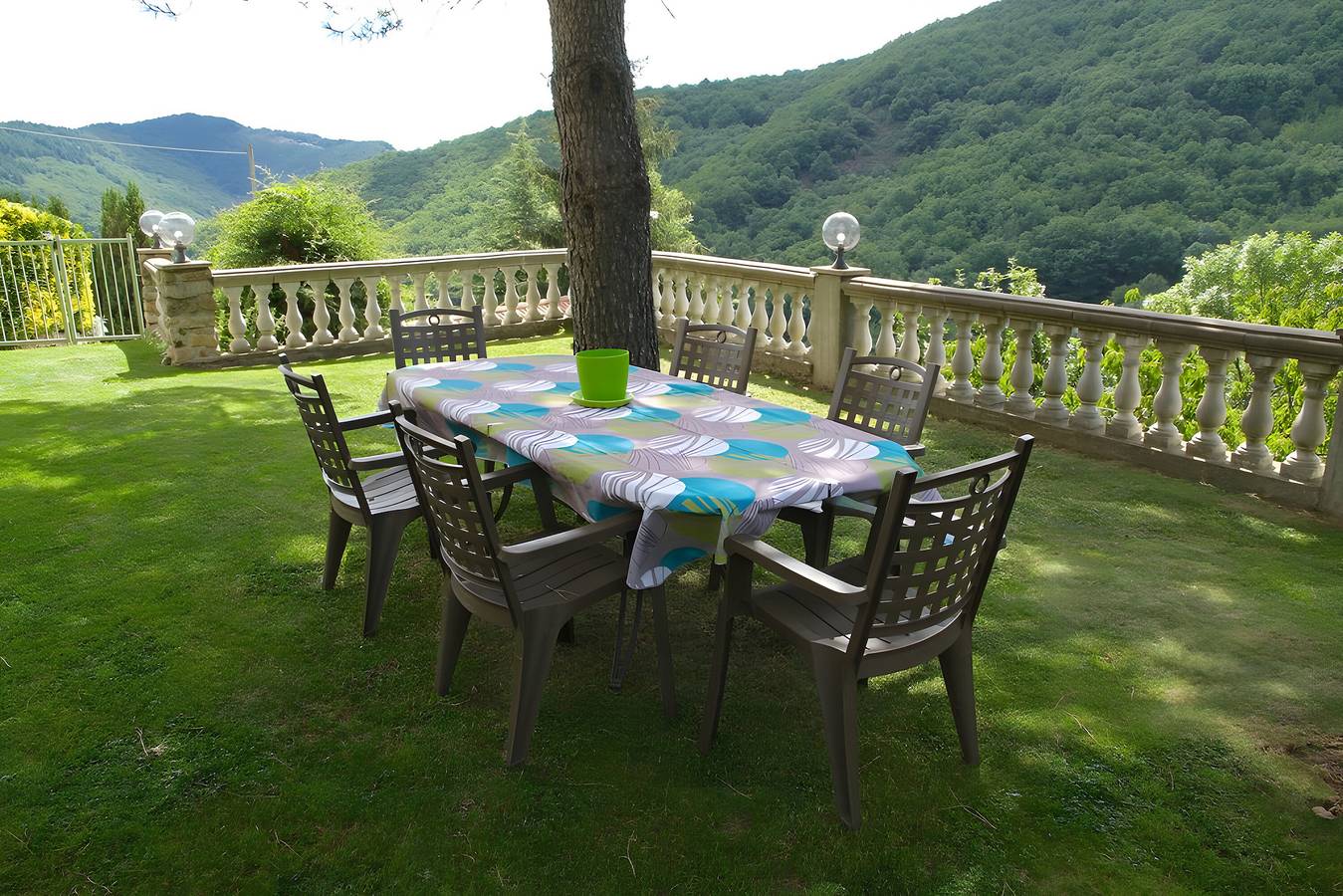 Hel leilighet, Apartment 'Chataigniers' with Mountain View, Private Pool and Wi-Fi in Juvinas, Parc naturel régional des Monts d'Ardèche