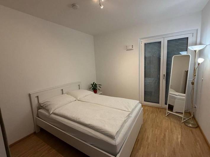 Ferienwohnung für 6 Personen, mit Sauna und Balkon sowie Ausblick in Frankfurt