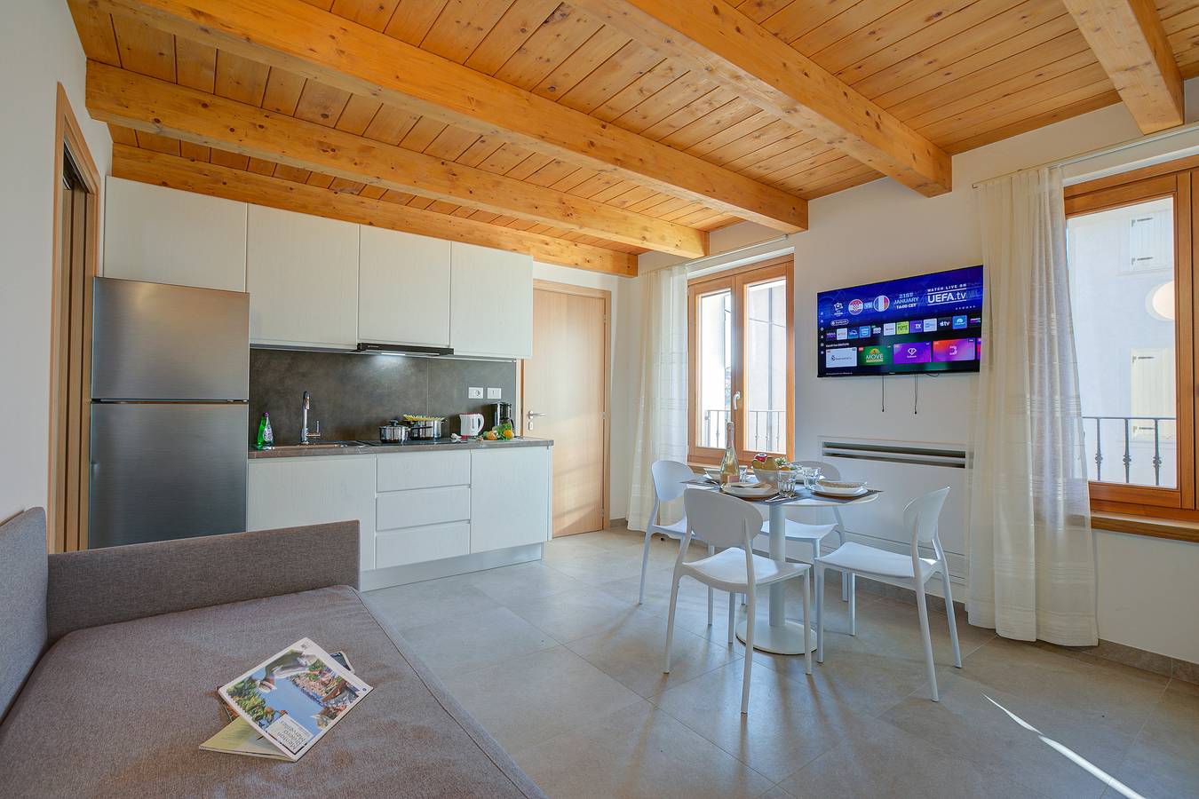 Ganze Wohnung, Residenza Lugana Pool & Garden in Peschiera Apt 3 in Peschiera del Garda, Gardasee-Berge
