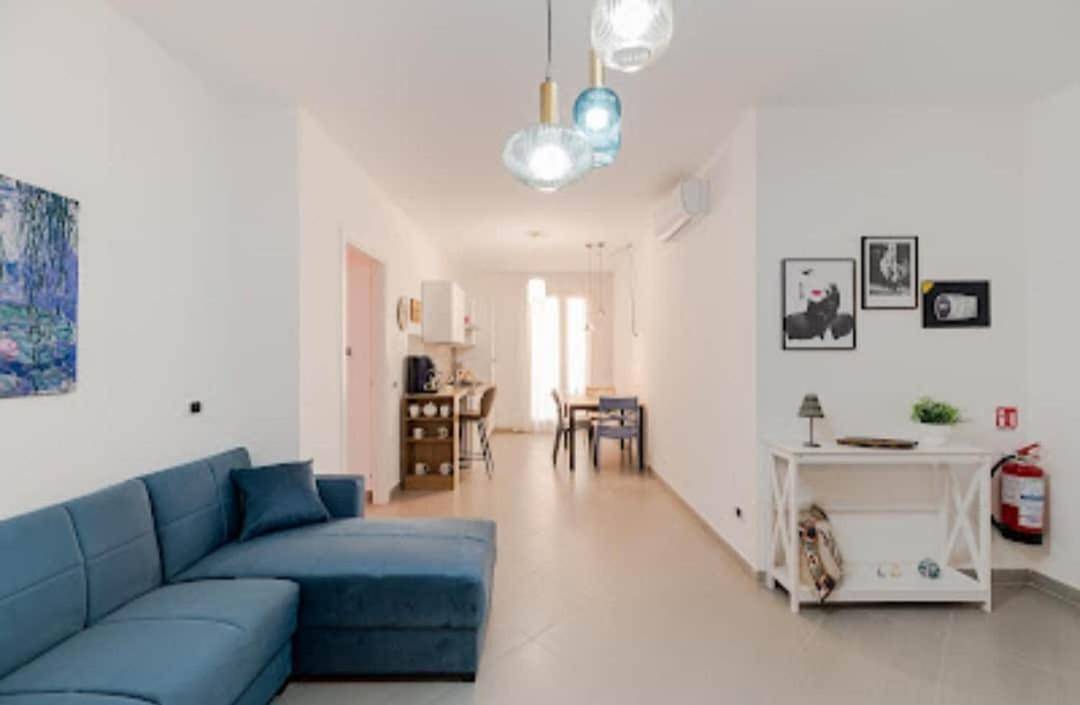 Appartement entier, Capaci Paradiso del mare, appartamento con 2 camere da letto, balcone, vicino a mare, metro e aeroporto Palermo in Capaci, Province de Palerme