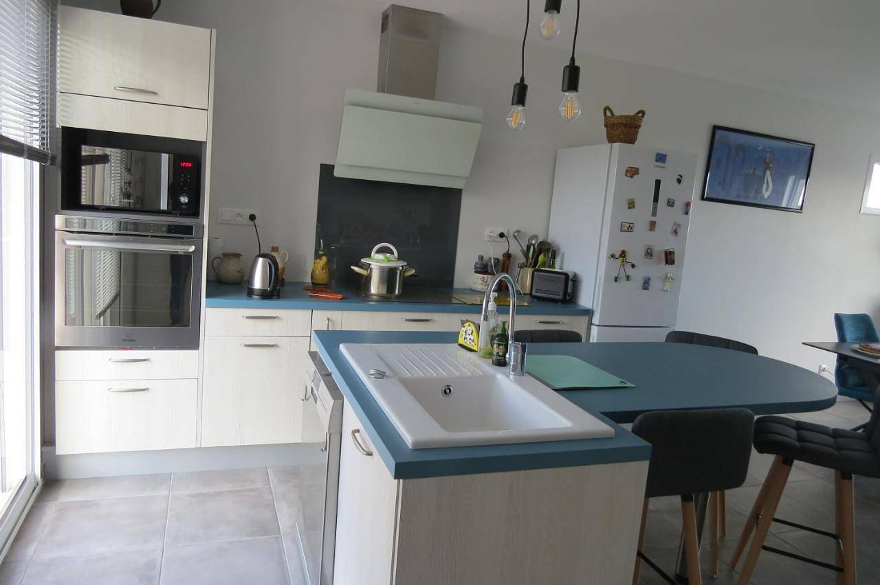 Appartement de vacances entier, Chambre chez Marie avec vue imprenable in Sainte-Feyre, Région de Guéret