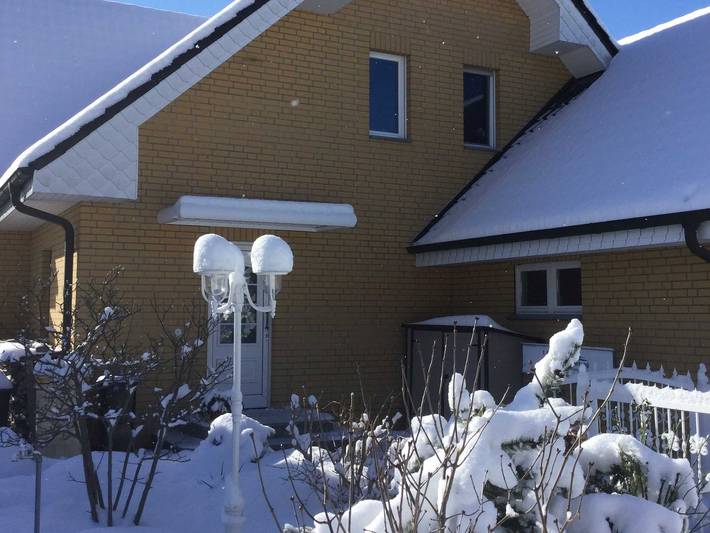 Ferienwohnung für 4 Personen, mit Seeblick und Garten sowie Sauna in Kölpinsee