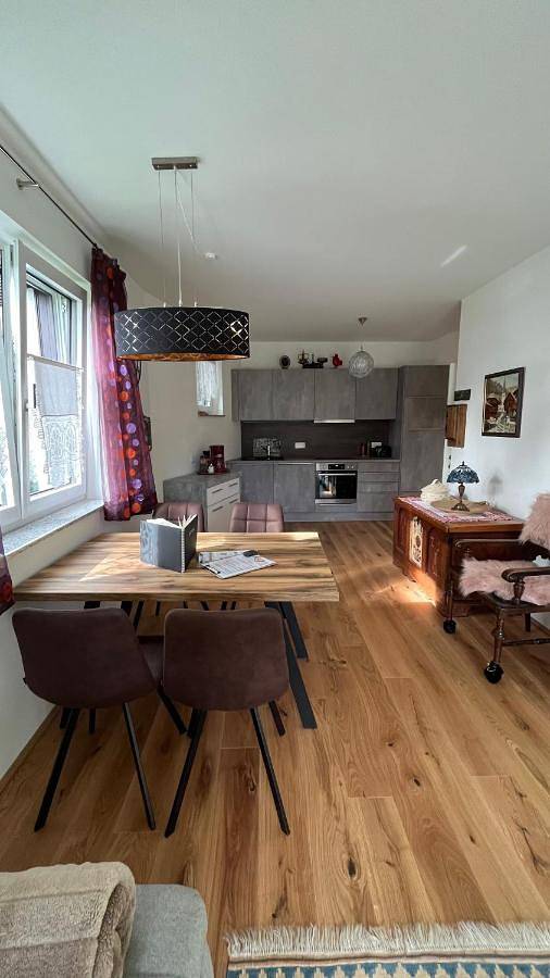 Ganze Wohnung, Ferienwohnung Karasek Deluxe in Treffen am Ossiacher See, Gerlitzen