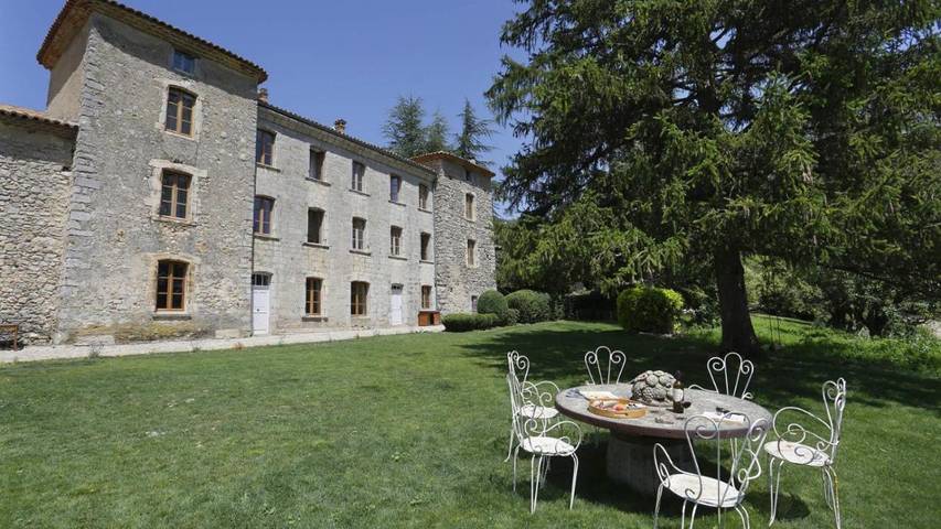 Maison de campagne pour 3 personnes, avec terrasse ainsi que vue et jardin dans Montfroc - 3