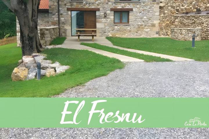 Casa rural para 4 personas, con jardín en Parres
