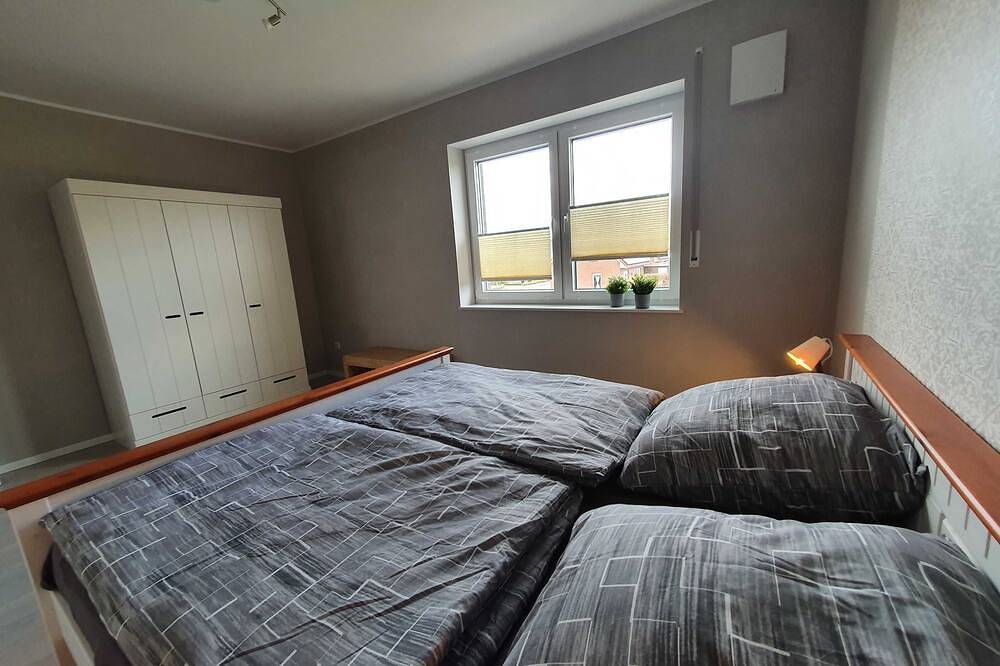 Ganze Wohnung, Ferienwohnung 2 (1 Schlafzimmer mit Dopelbett + 1 Schlafsofa) - Ferien am Idasee in Ostrhauderfehn, Oldenburger Münsterland