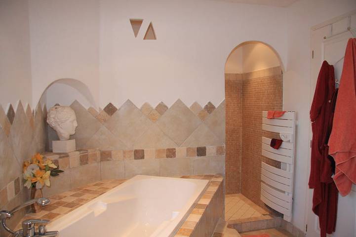 400 m de la playa, gran villa con vistas al mar y montaña, piscina climatizada in Zonza, Distrito de Sartène