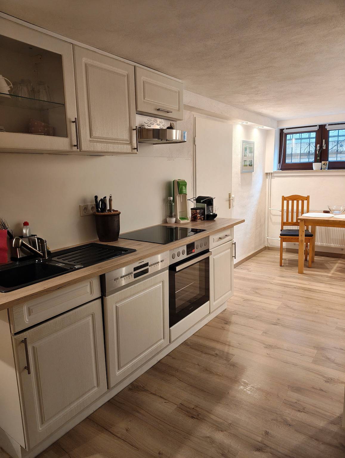 Ganze Wohnung, Apartment 'Ferienunterkunft' mit privatem Garten und Wlan in Fuldabrück, Hessisches Bergland