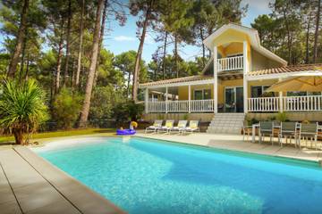 Location de vacances pour 8 personnes, avec piscine et jardin, adapté aux familles dans Lac de Lacanau