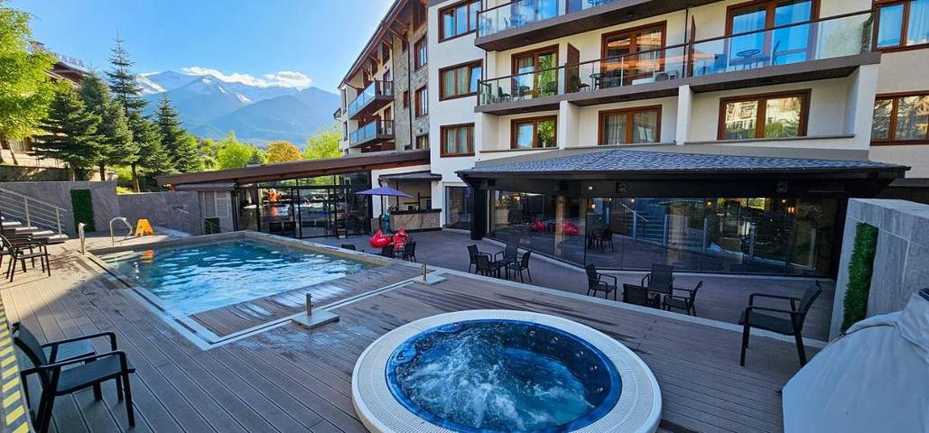 Gîte pour 6 personnes, avec vue et jardin ainsi que piscine et sauna dans Bansko