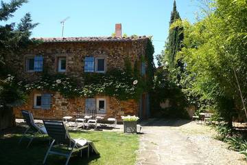 Gîte pour 4 personnes, avec jardin à Gargas