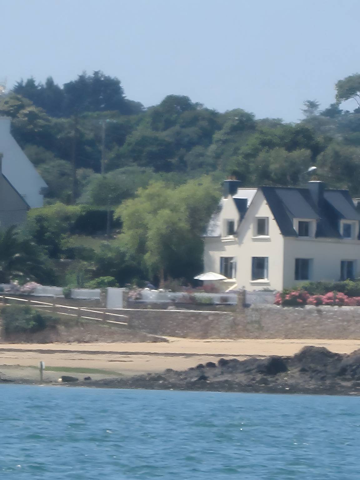 Ferienhaus mit atemberaubendem Meerblick, direkt am Strand in Pors Guyon, Lanmodez