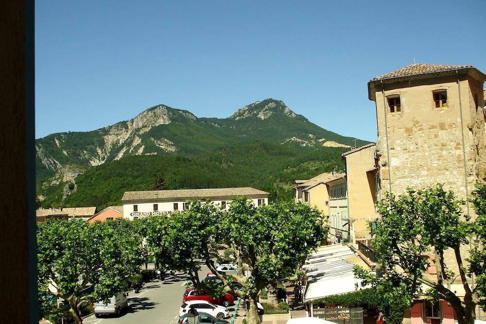 Ganze Wohnung, Schönes T2 Zeitgenössisch In Castellane Vor Den Toren Der Gorges Du Verdon in Castellane, Regionaler Naturpark Verdon