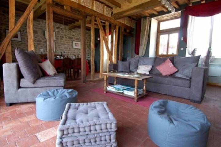 Gîte pour 4 personnes, avec Terrasse et Jardin dans Vieux-Château