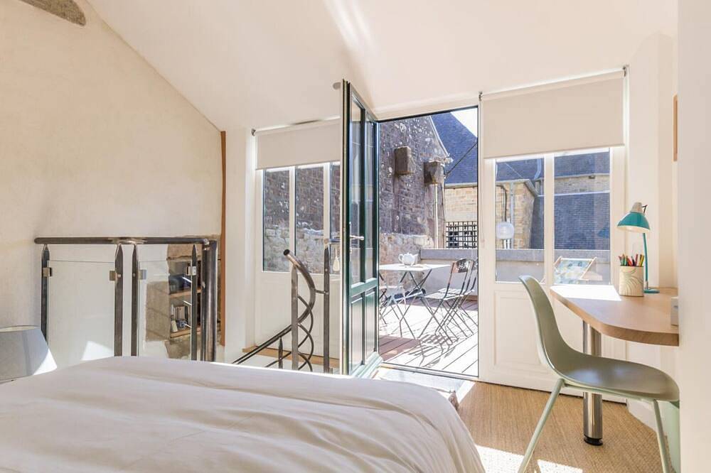 Entire apartment, Charming Duplex with Terrace in Avranches Historic Center in Avranches, Mont-Saint-Michel Bay
