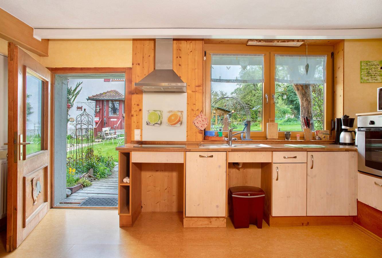 Ganze Wohnung, Ferienwohnung 'Zur Igelwiese' mit Privatterrasse, Gemeinschaftsgarten und Wlan in Ostrach, Region Bodensee-Oberschwaben