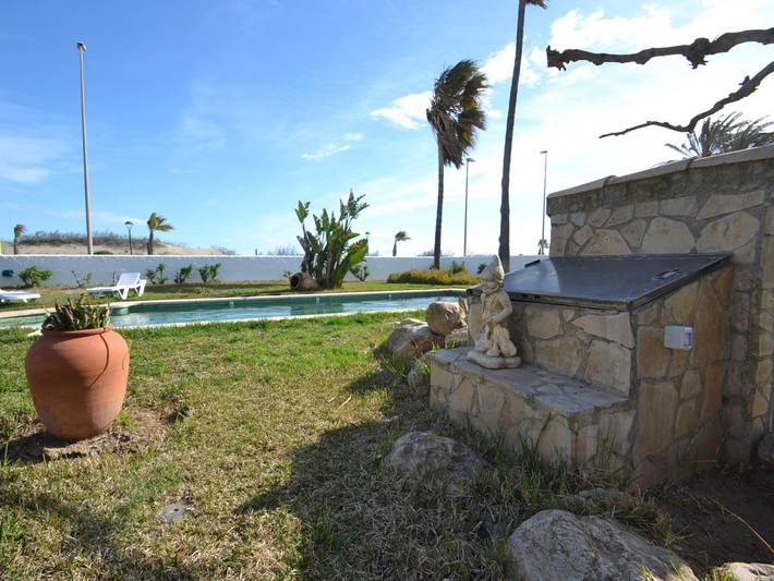 Villa Oasis con piscina privada in Platja de Riumar (Deltebre), Riumar