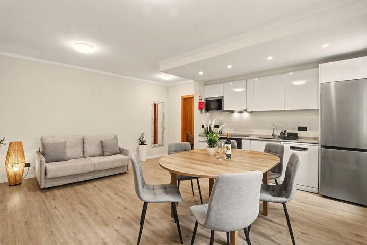 Entire apartment, Apartment 'Ninho Ilhéu' with Mountain View and Wi-Fi in Câmara de Lobos, Madeira