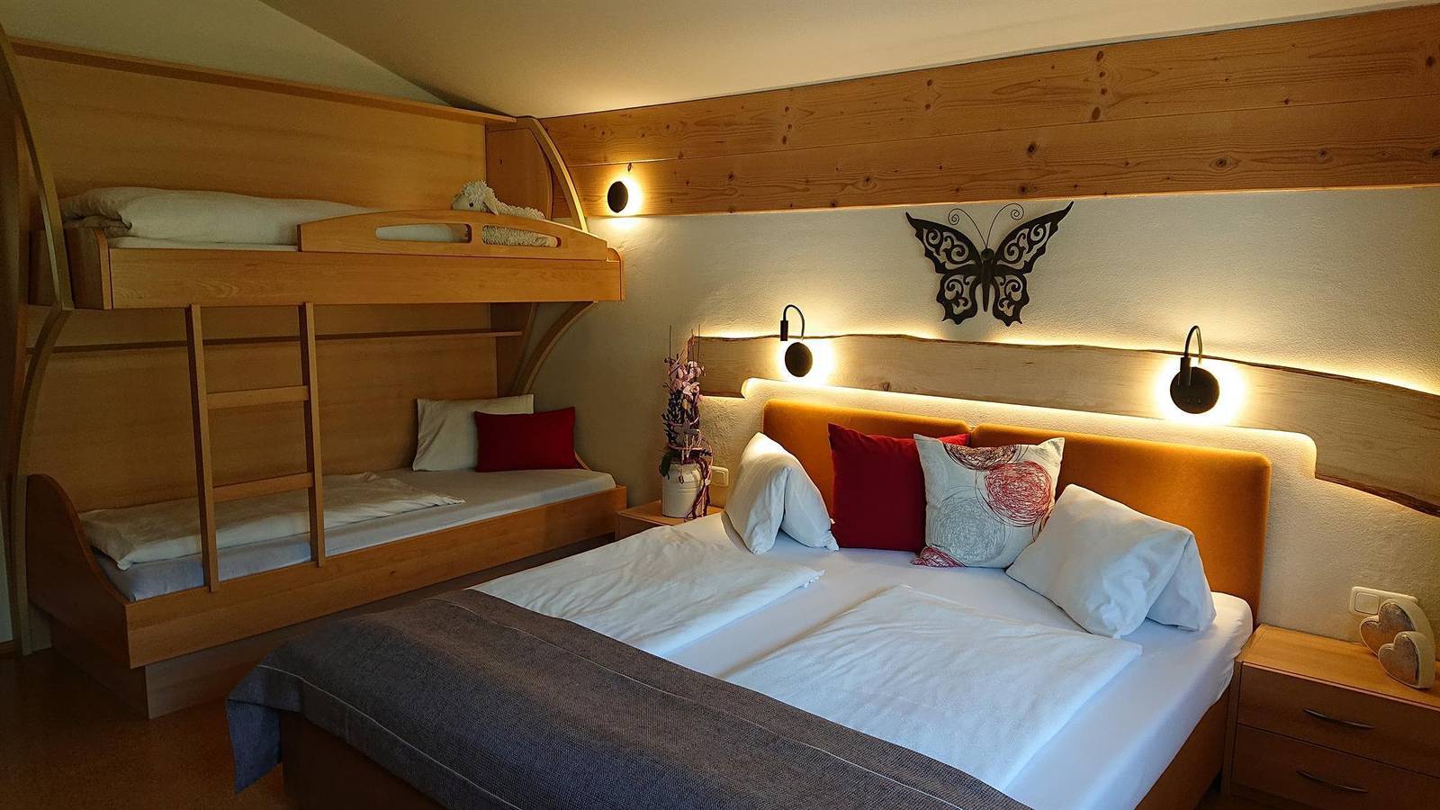 Ganze Ferienwohnung, Apartment/2 Schlafräume/Bad, Wc in Neukirchen am Großvenediger, Kitzbüheler Alpen