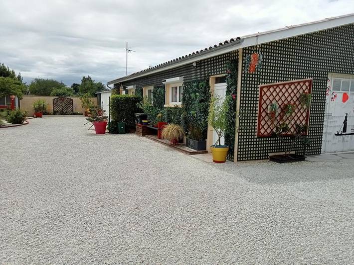 Gîte pour 4 personnes, avec vue et jardin à Saint-Médard-de-Guizières - 3
