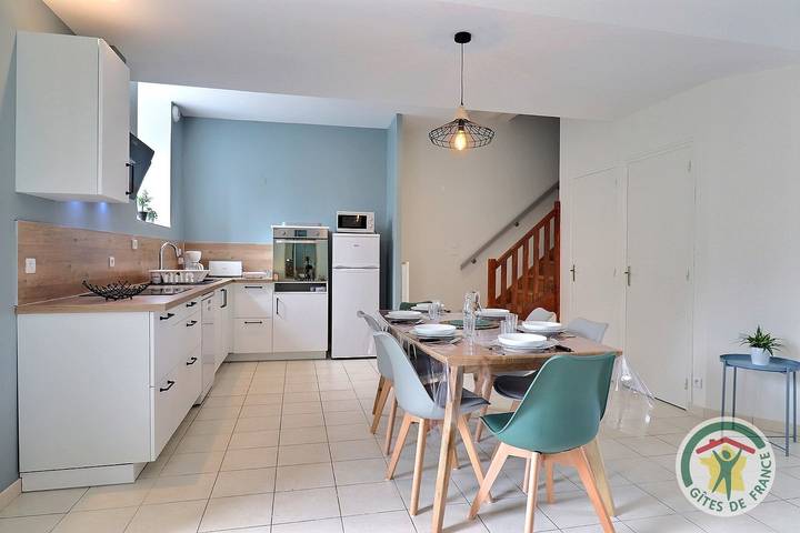 Gîte pour 6 personnes, avec jardin dans Val-Couesnon - 4