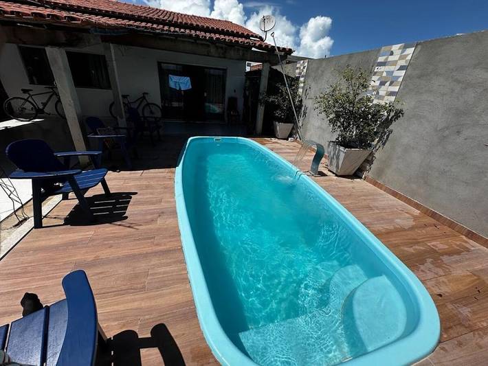 Casas e apartamentos de temporada para 10 pessoas, com balcão e piscina em Alcobaça (Bahia)