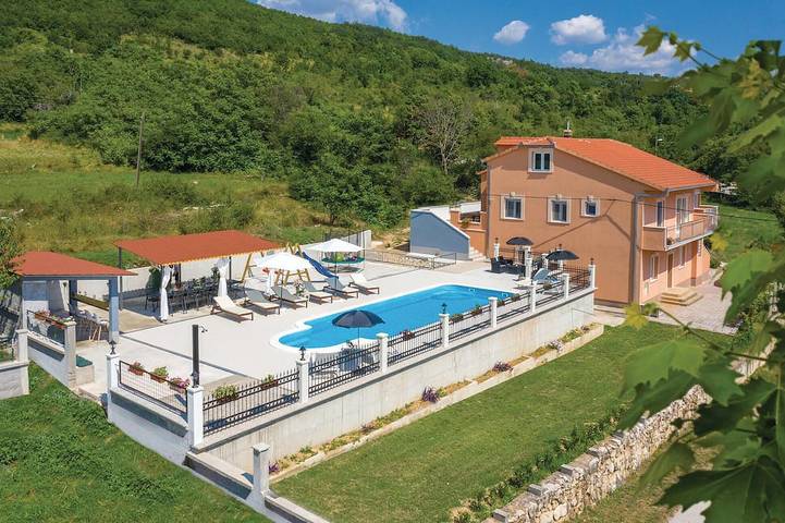 Stunning home in Sinj in Bajagić, Dalmatinisches Zagora