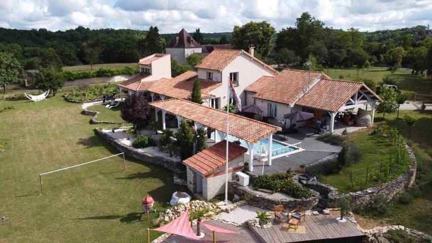 Gîte pour 2 personnes, avec jardin et vue ainsi que piscine et sauna à Brouchaud - 3