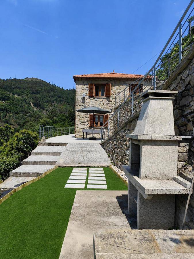 Casa rural para 4 personas, con vistas y jardín, Se admiten mascotas en Arcos de Valdevez