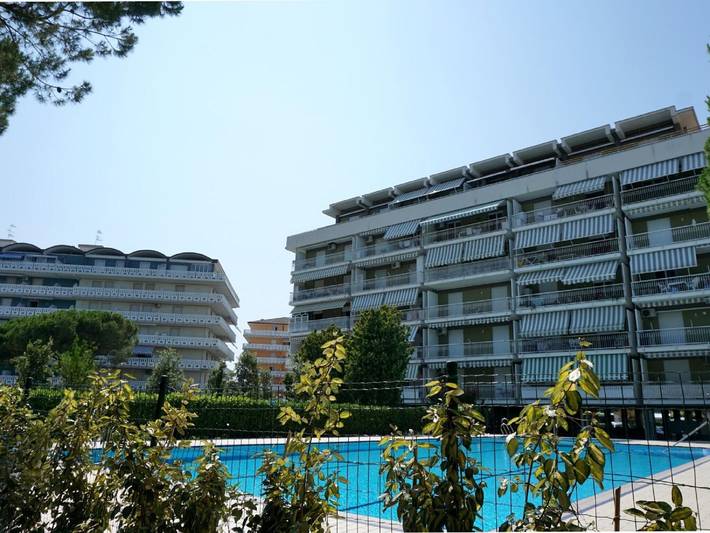 Ferienwohnung für 7 Personen, mit Garten und Pool, kinderfreundlich in Porto Santa Margherita