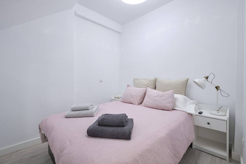 Apartamento entero, Apartamento reformado, Atocha, Wifii, A/C, Smart Tv in Arganzuela, Madrid