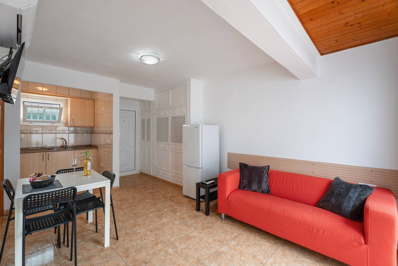 Casa Vacacional 'My Little Bungalow 48' con Vista a la Montaña, Wi-Fi y Aire Acondicionado in Palm-Mar, Arona 