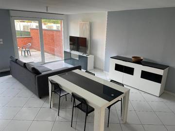 Gîte pour 8 personnes, avec terrasse et jardin à Condé-sur-l'Escaut