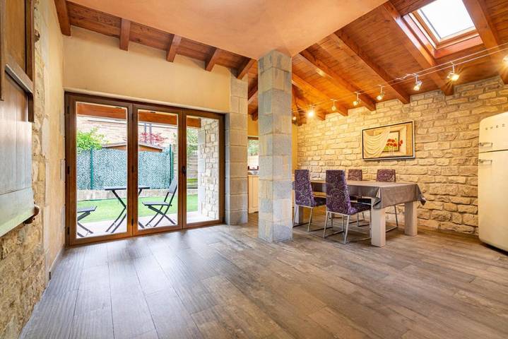 Gîte pour 4 personnes, avec terrasse à Huarte - 2