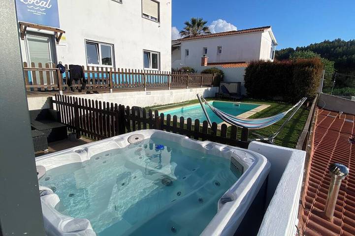 Villa for 10 people, with hot tub and garden, with pets in Ericeira