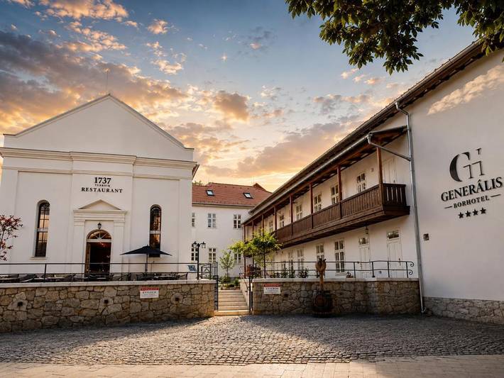 Hotel dla 2 osób, z taras i basen oraz sauna i widok w Tokaj