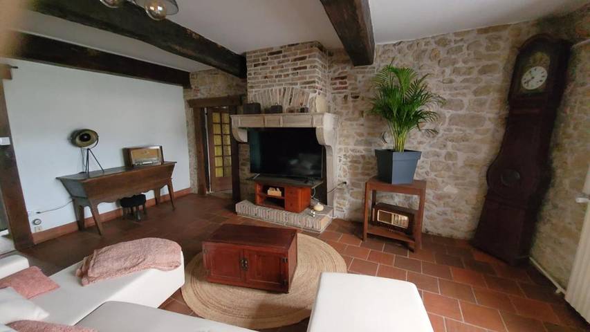 Location de vacances pour 4 personnes, avec terrasse à Meillonnas