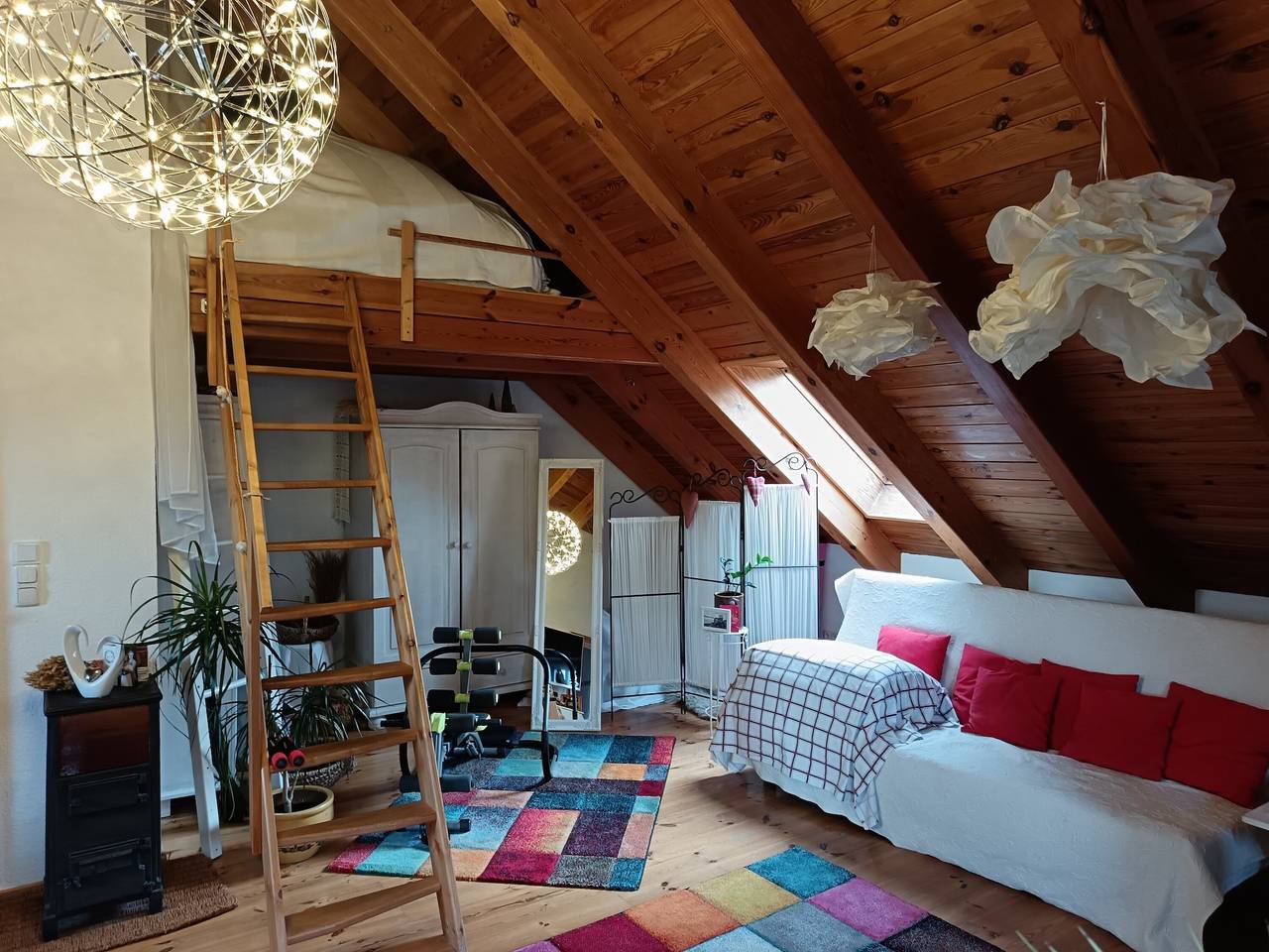 Apartment „Blütenlicht“ mit Bergblick, Gemeinschaftsterrasse und Wlan in Hameln, Weserbergland