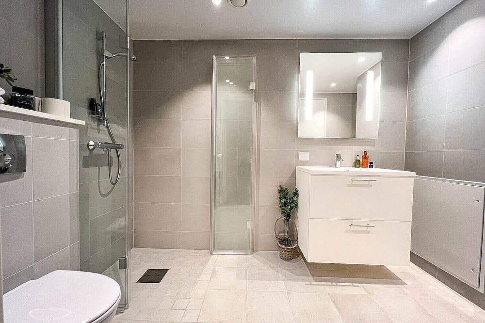 Ganze Wohnung, Hotel-like Comfort Home with Ocean Views over City Harbour in Bodø