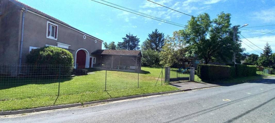 Location de vacances pour 8 personnes, avec vue et jardin à Melay - 2