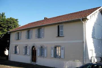 Location de vacances pour 6 personnes, avec jardin à Ossages