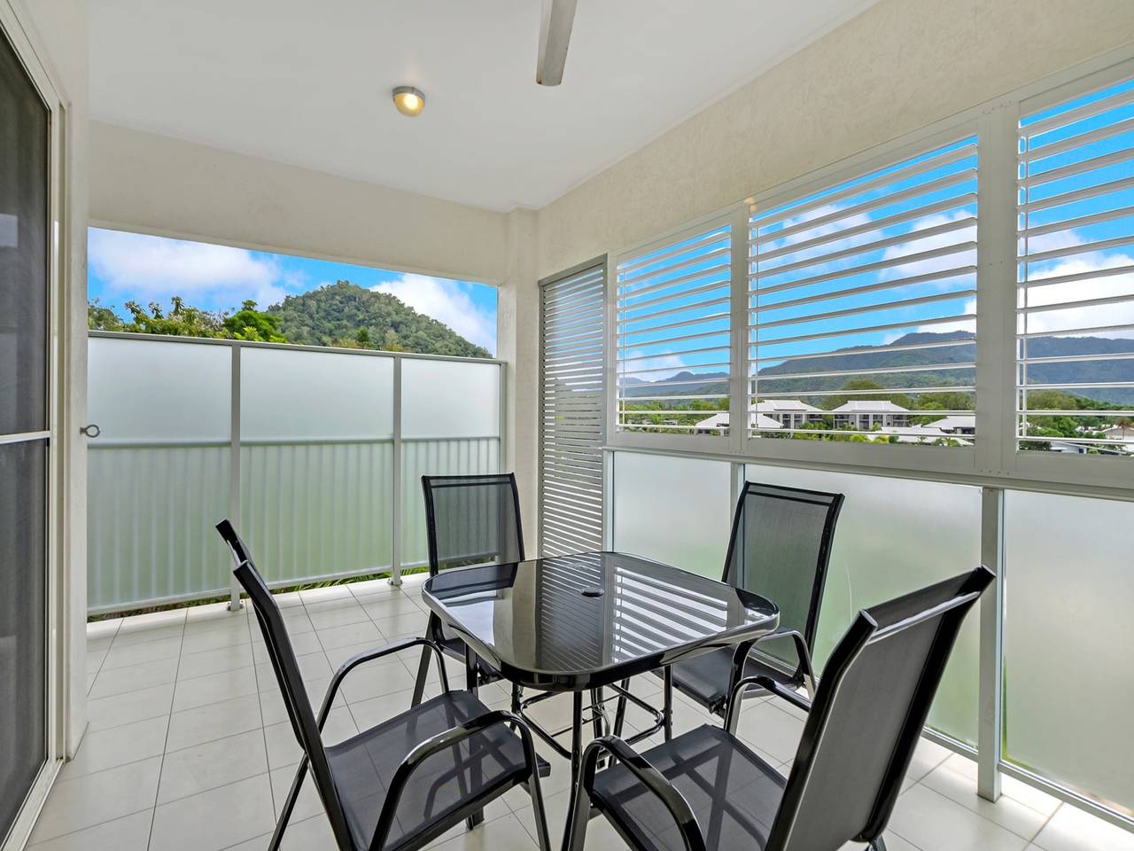 Entire apartment, Trinity Beach Retreat with Pool and Scenic Views in Trinity Beach, Cairns