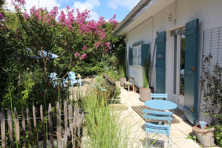 Gîte pour 2 personnes, avec terrasse et jardin, animaux acceptés