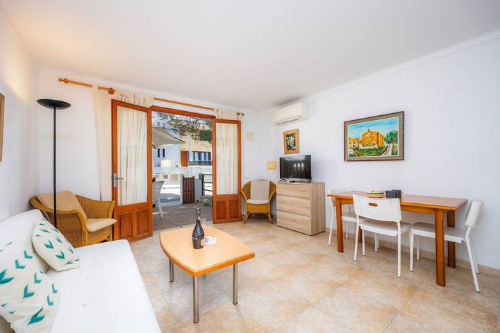 Apartamento inteiro, Apartamento de férias "Mhm 1" com varanda e Wi-Fi in Cala Ratjada, Capdepera