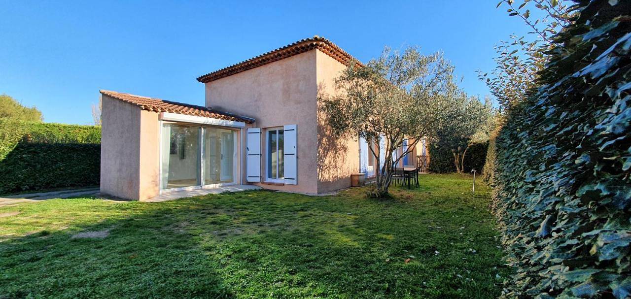 Three-Bedroom House in Saint-Cannat, Région d'Aix-en-Provence
