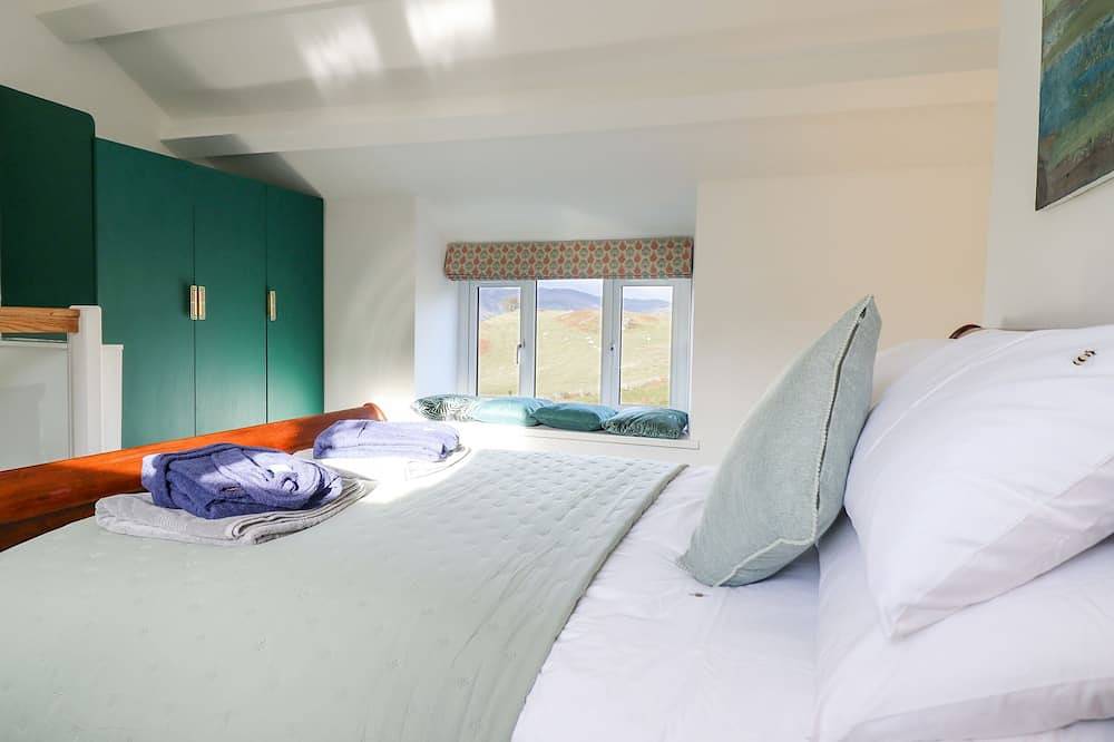 Ael Y Bryn, pet friendly, character holiday cottage in Ffestiniog in Ffestiniog, Snowdonia
